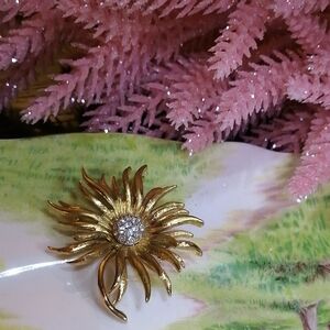 Marboux Radiant Gold Floral Vintage Brooch with Sparkling Crystals